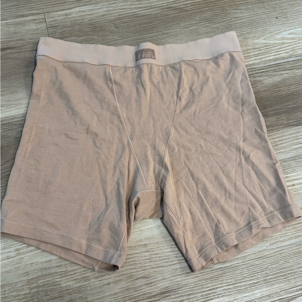 SKIMS Boyfriend Boxer, size Medium. NWOT.